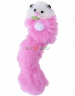 <p><strong>Меховая мышка </strong>&mdash; классическая игрушка для кошек, которая привлекает внимание питомца и стимулирует его охотничьи инстинкты. Благодаря мягкой текстуре и легкому весу игрушка идеально подходит для активных игр и самостоятельного развлечения.</p>