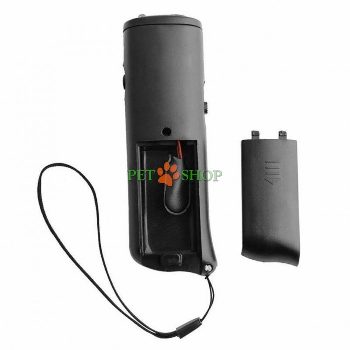 <p><strong>Ультразвуковой отпугиватель</strong> &mdash; компактное устройство, предназначенное для безопасного воздействия на агрессивных или назойливых собак. Генерирует высокочастотный ультразвук, неприятный для собак, но безопасный для человека.&nbsp;Оснащён встроенным фонариком. Батарейки не входят в комплект.</p>