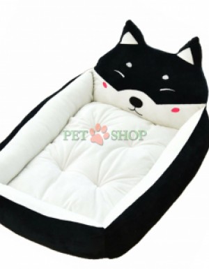 <p><strong>Мягкое спальное место прямоугольное с мордочкой &ndash; большое, 50 &times; 40 см.</strong>&nbsp;Уютное и комфортное <strong>спальное место для собак и кошек</strong> прямоугольной формы, оформленное декоративной мордочкой, станет любимым уголком отдыха вашего питомца. Оно создано для того, чтобы обеспечить тёплое и мягкое место для сна, отдыха и расслабления после активных игр.</p>