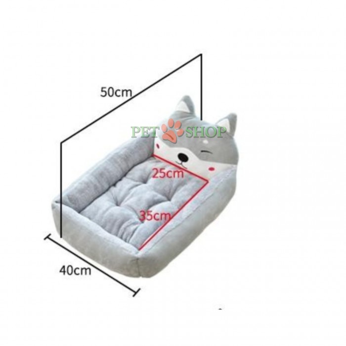 <p><strong>Мягкое спальное место прямоугольное с мордочкой &ndash; большое, 50 &times; 40 см.</strong>&nbsp;Уютное и комфортное <strong>спальное место для собак и кошек</strong> прямоугольной формы, оформленное декоративной мордочкой, станет любимым уголком отдыха вашего питомца. Оно создано для того, чтобы обеспечить тёплое и мягкое место для сна, отдыха и расслабления после активных игр.</p>